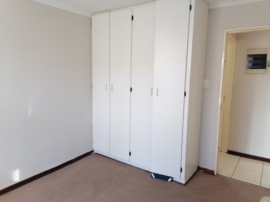 2 Bedroom Property for Sale in Langenhovenpark Free State